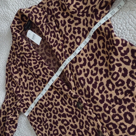 NWT Ann Taylor Size Small Animal Print Two Button Front Closure Sweater - Picture 8 of 13